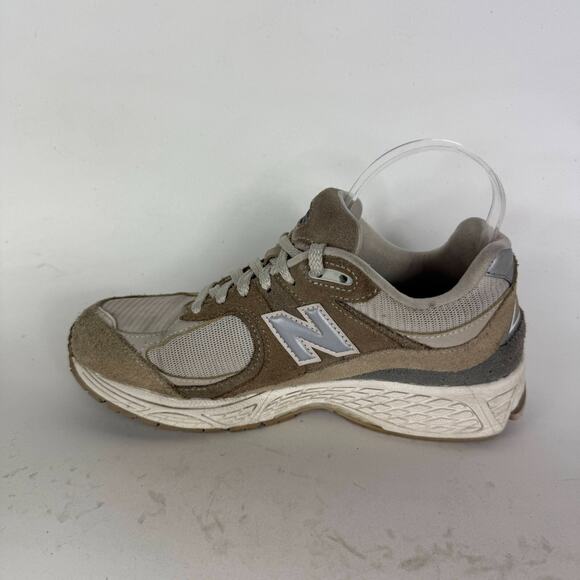 New Balance 2002R Sneakers Womens 8 Taupe Gray Lace-Up Low Top Running Shoes - Picture 6 of 10